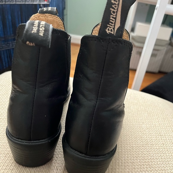 Blundstone boots Women's Style 1673 black. Size 7 US. - Picture 3 of 4